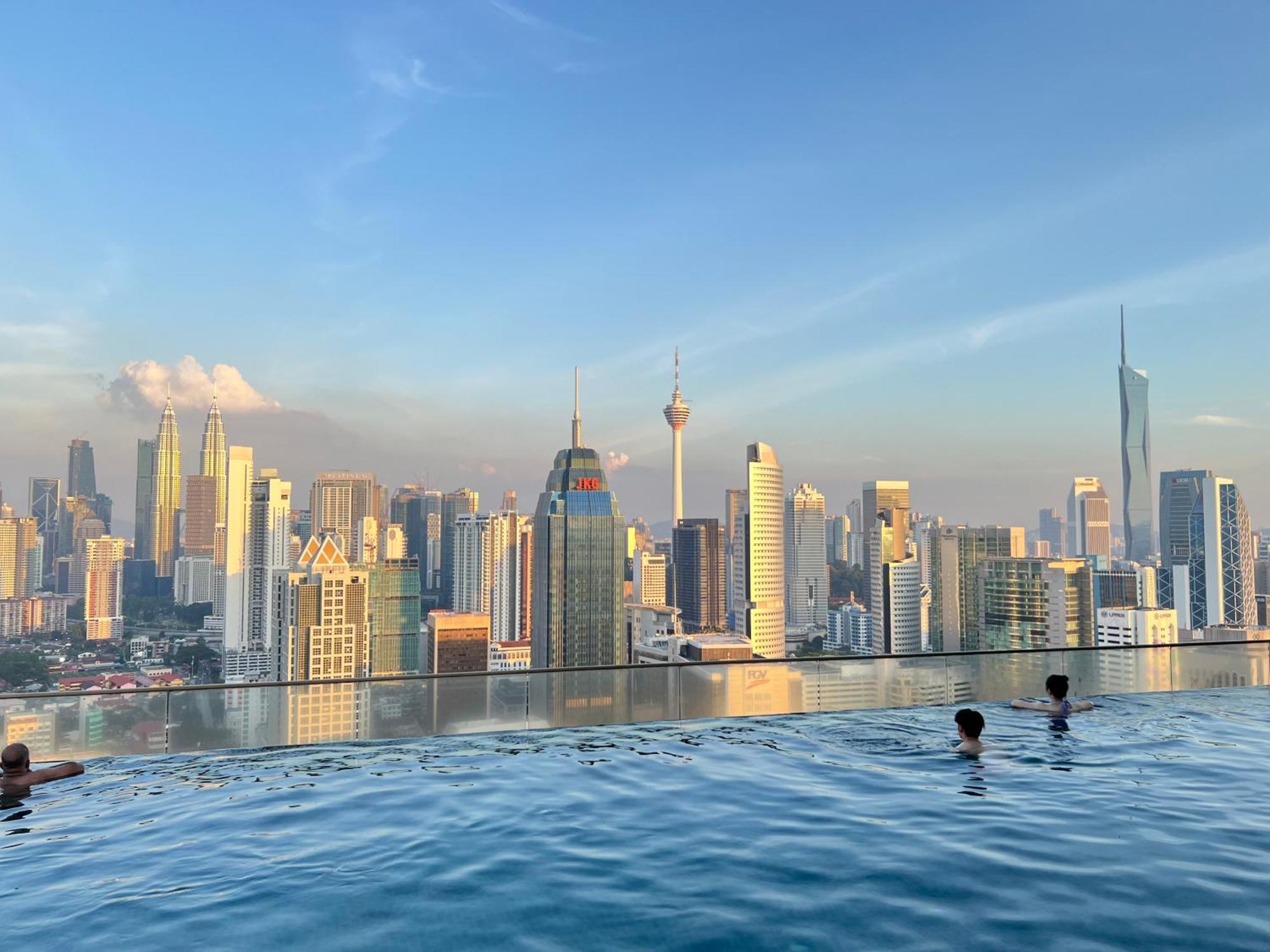 Regalia Suites & Residence By Enjoy Your Stay Kuala Lumpur Bagian luar foto