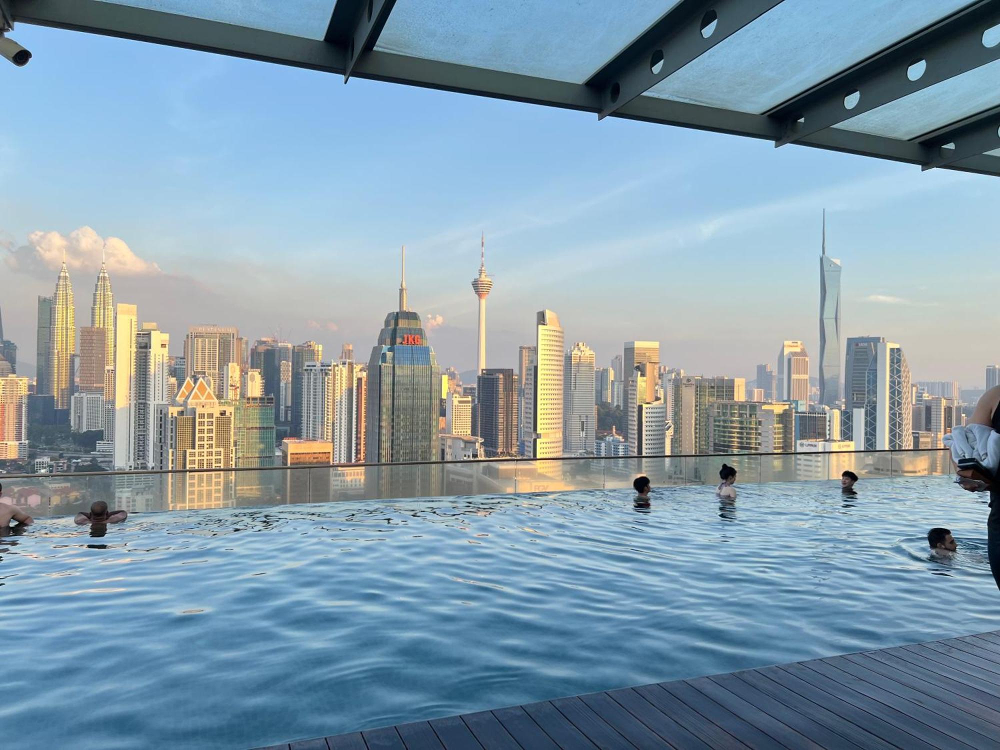 Regalia Suites & Residence By Enjoy Your Stay Kuala Lumpur Bagian luar foto