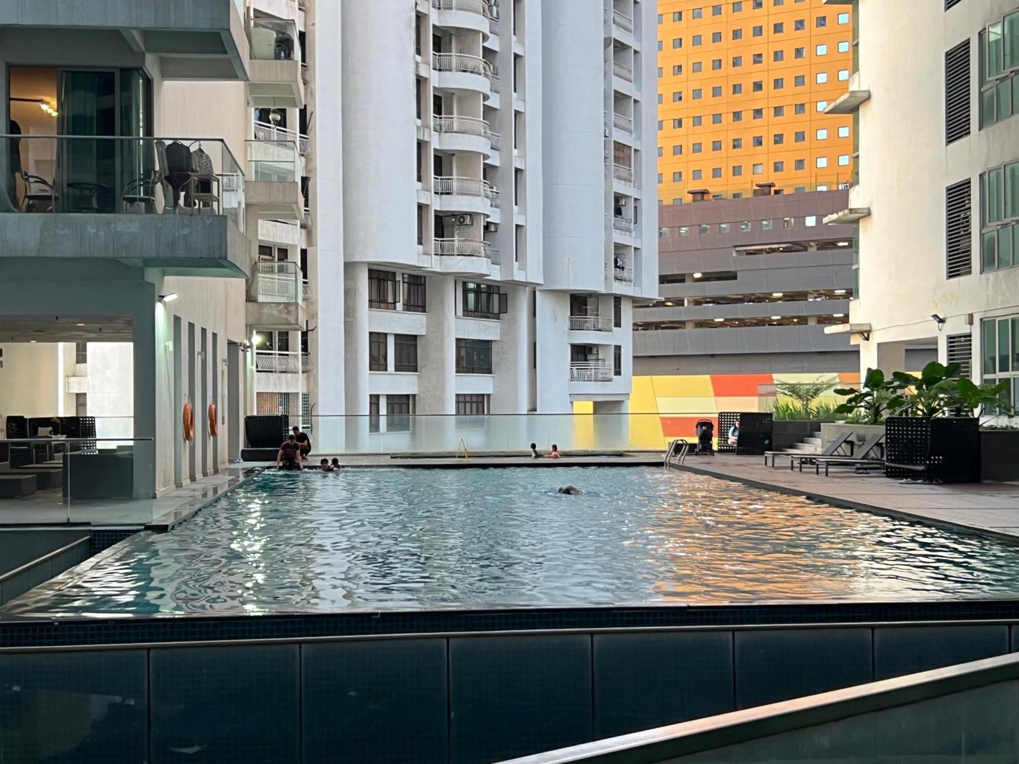 Regalia Suites & Residence By Enjoy Your Stay Kuala Lumpur Bagian luar foto